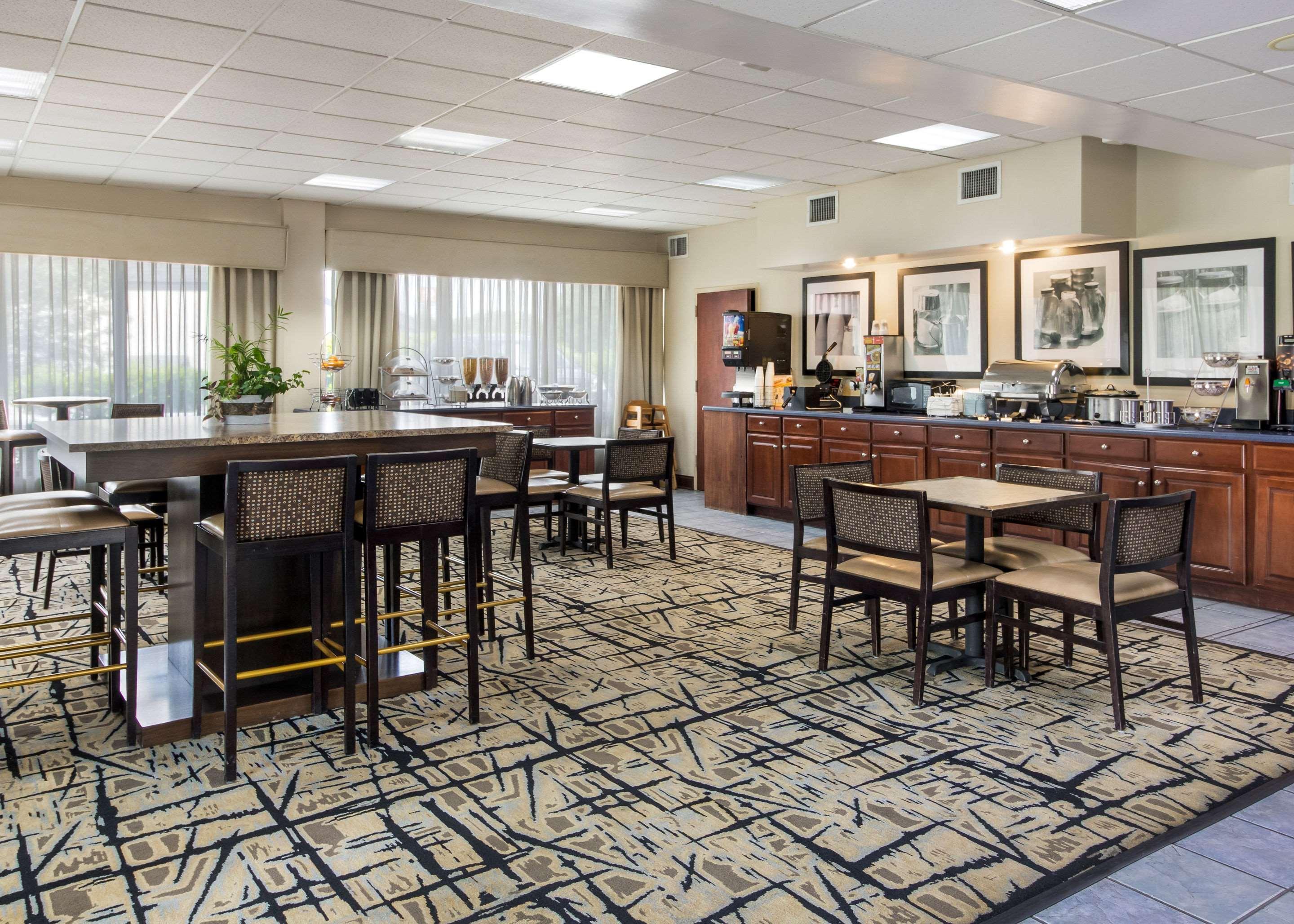 Clarion Inn Cleveland Near University Extérieur photo