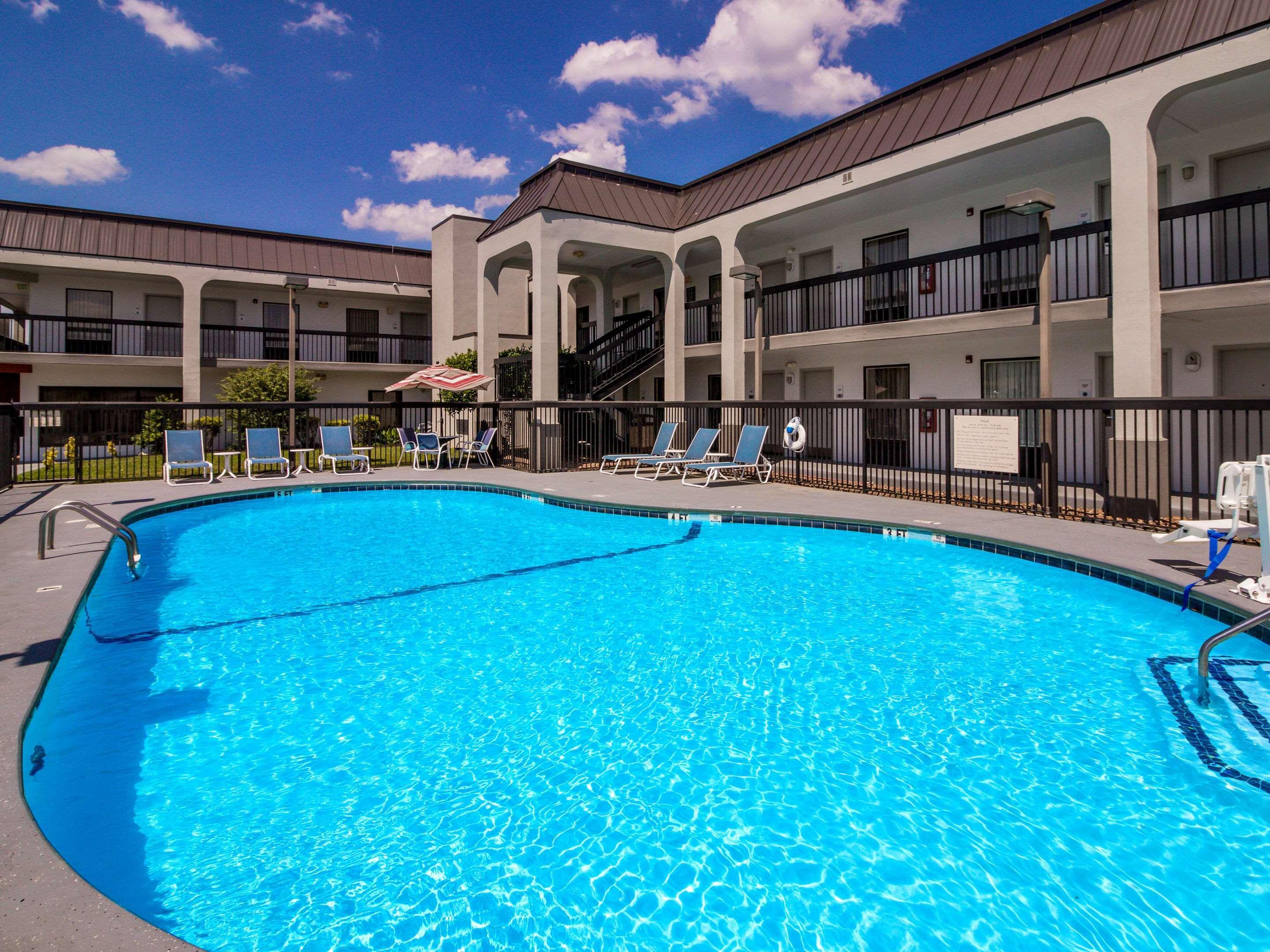 Clarion Inn Cleveland Near University Extérieur photo