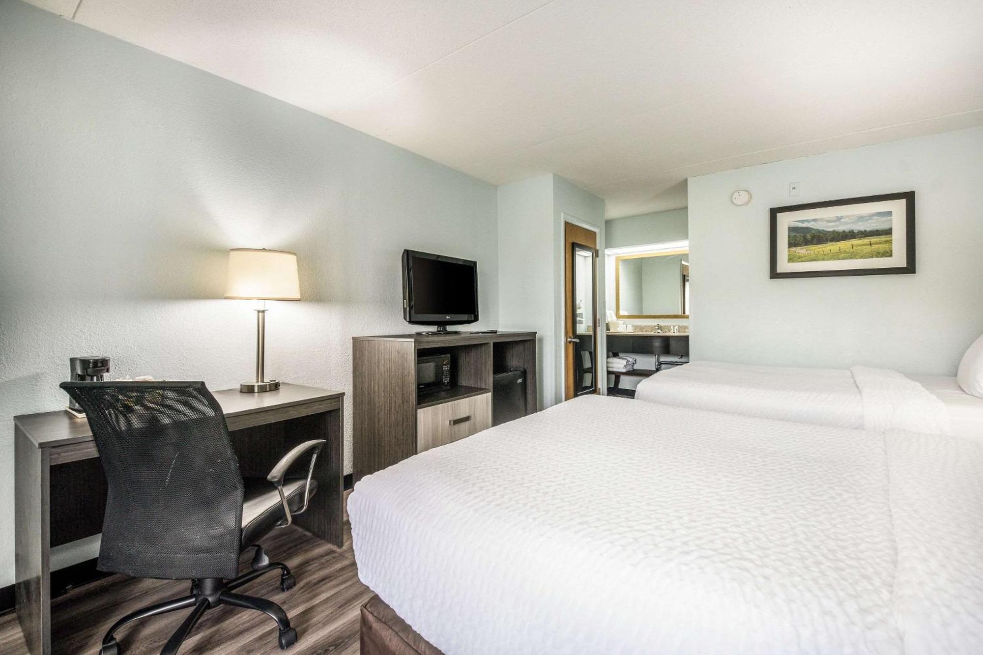 Clarion Inn Cleveland Near University Extérieur photo
